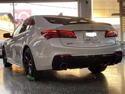 أكورا TLX